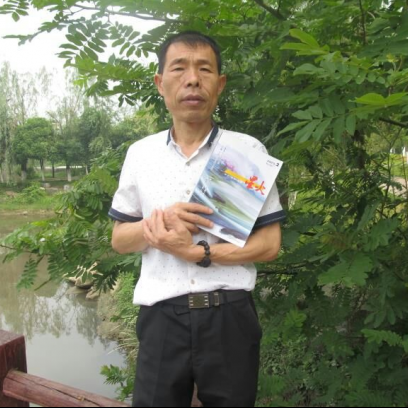 1962年9月出生,本人从事信息宣传工作已经有10年。多年来，我把领导的信任变成工作的最大动力，每天细观察、多跑腿、勤动手，凭借自己的努力坚持，至今在中国绿色时报、江西日报、井冈山报、美好安福等报刊上稿200余篇。从2012年至2017年，连续6年被安福县委宣传部评为优秀通讯员。